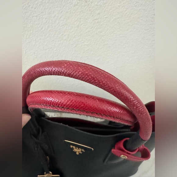 Prada Black and Red Tote Bag with Structured Design - Picture 9 of 11